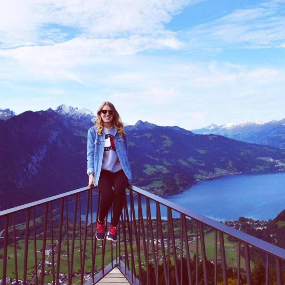 Meet your Posher, Claudia